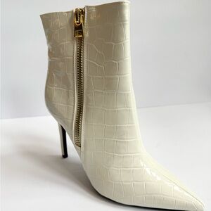 I.N.C. International Concepts Sarishaa Zip Booties White Croc Size 10M NIB!